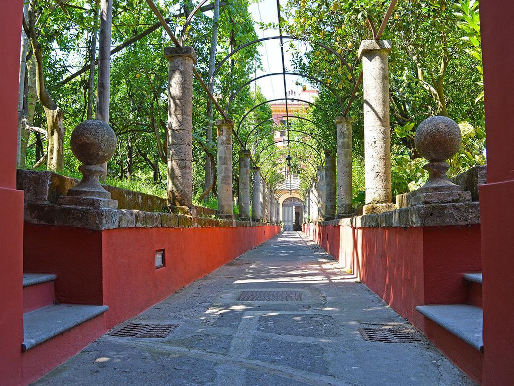 Hotel The Secret Garden Relais à Piano di Sorrento Extérieur photo